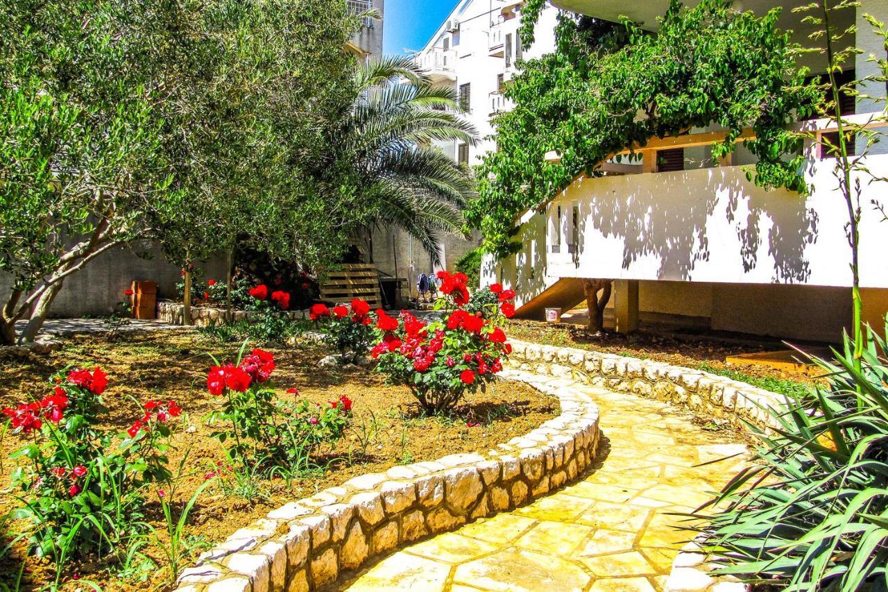 Apartments Hope Новаля Екстер'єр фото